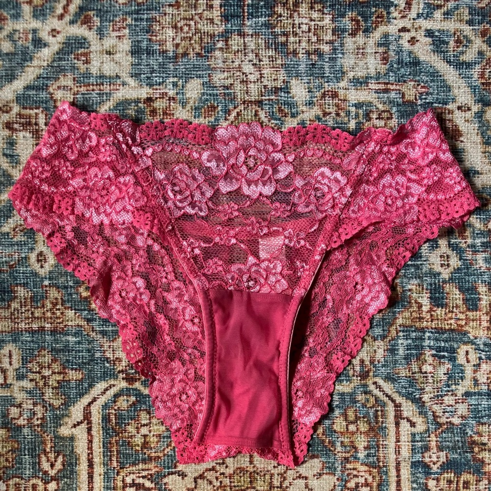 NWT Victoria’s Secret Pink Lace Panty